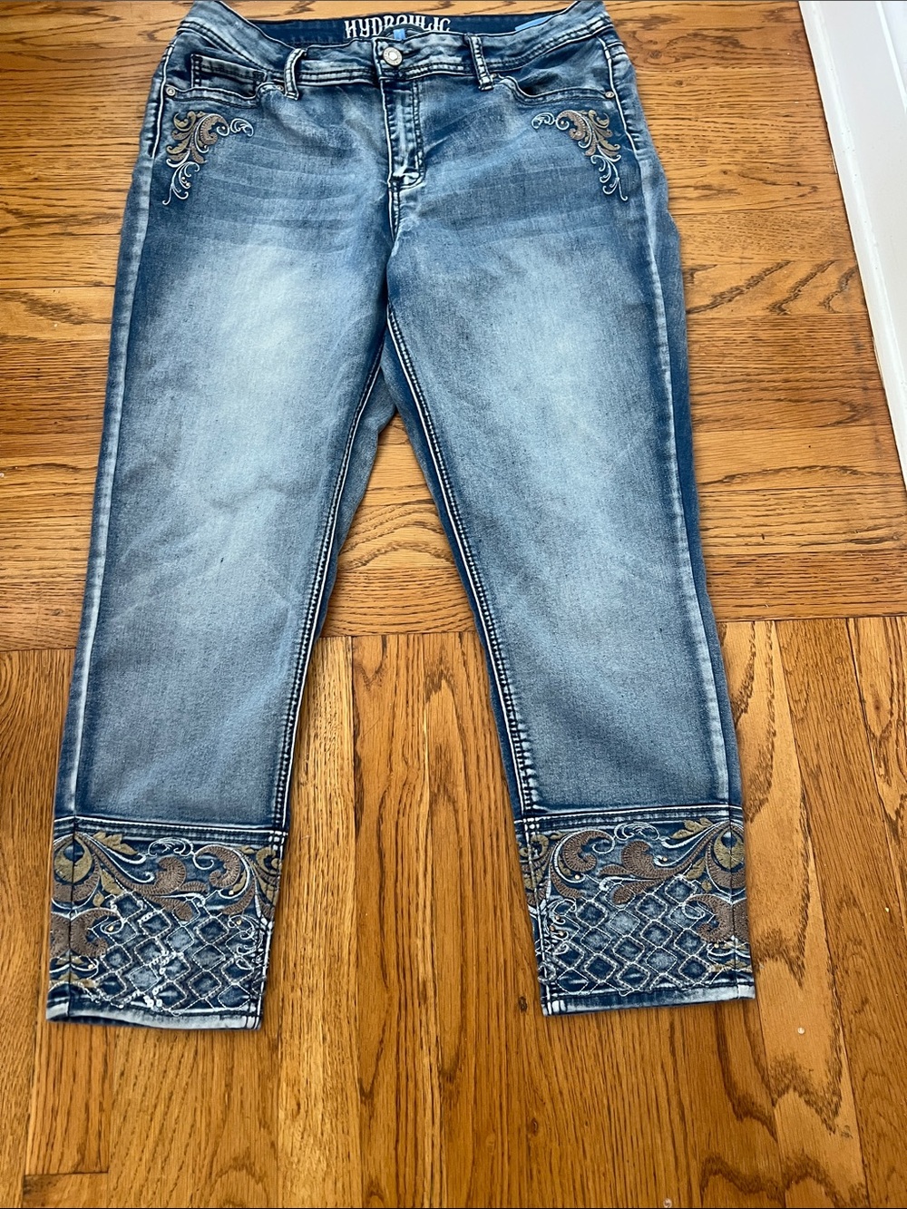 Hydraulic Women's Embroidered Crop Jeans - Faded Blue size 14 - Picture 4 of 5